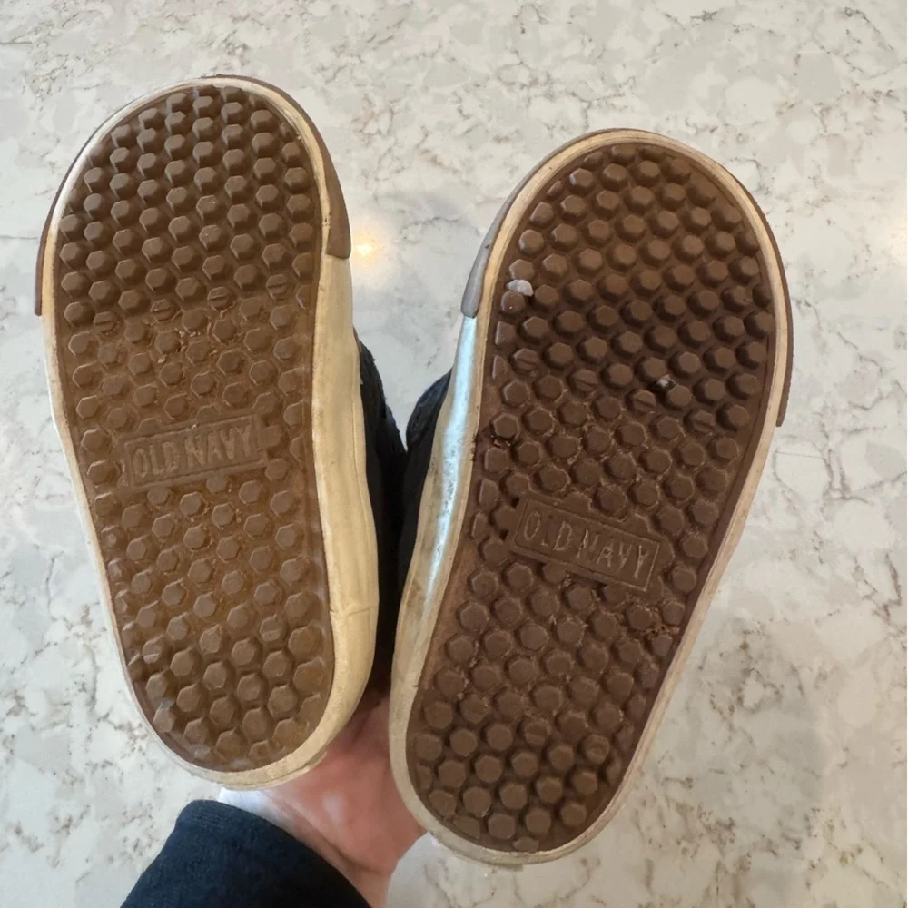 Old Navy size 6 Blue and Brown Kids Shoes